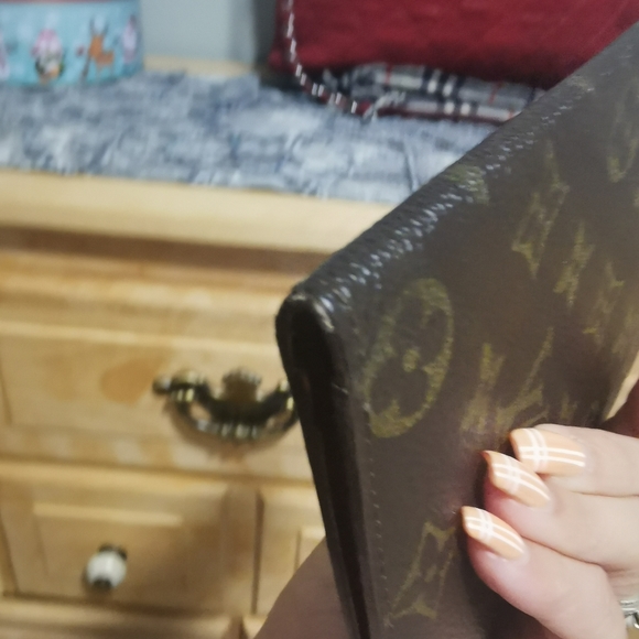 (sold off pm)100% Authentic LV Long Wallet - Picture 11 of 14